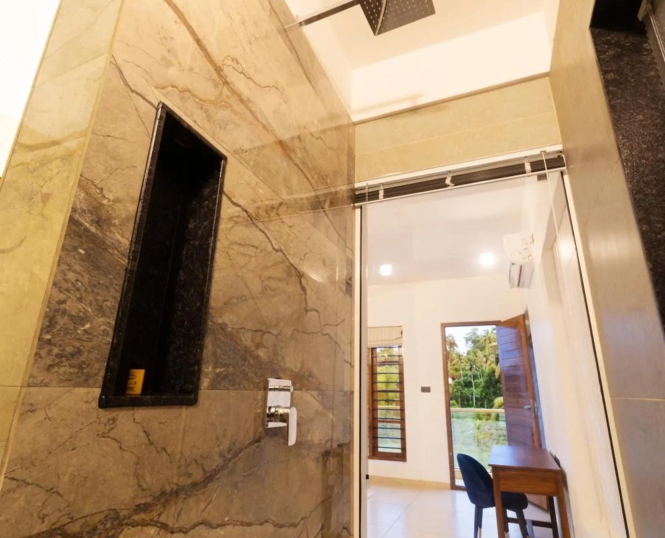 The Zenith - Premium Pool Villa Kochi Indien
