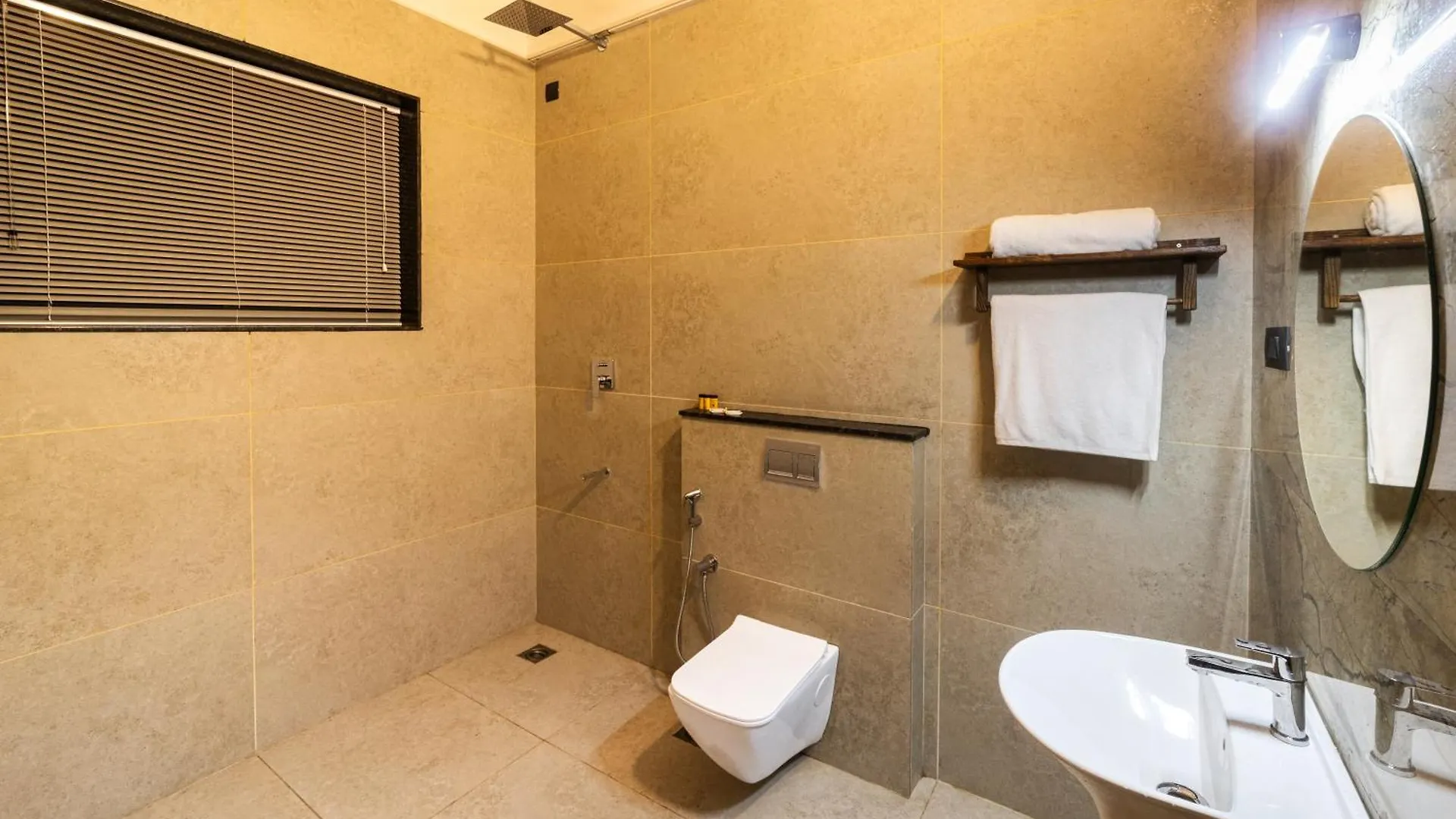 The Zenith - Premium Pool Villa Kochi